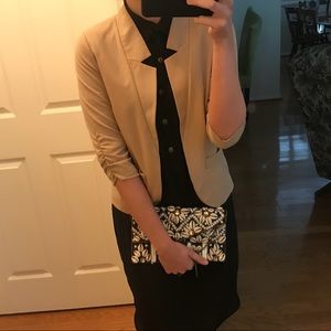 Beige scrunch sleeved blazer